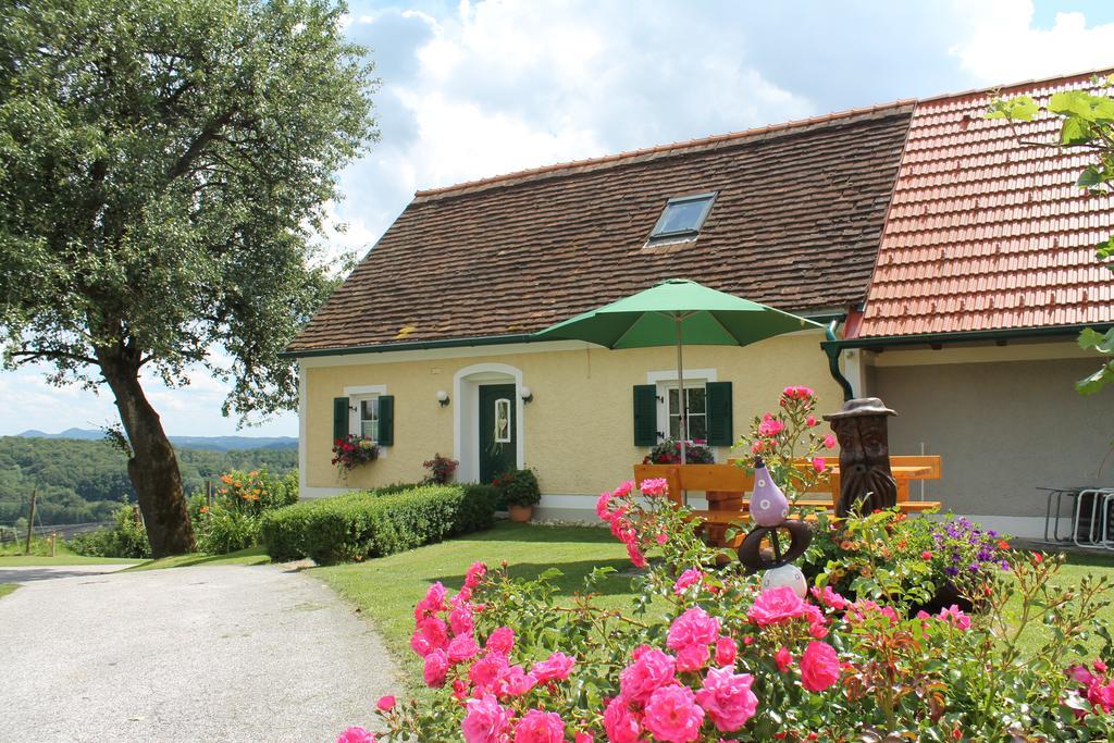 Obst & Gaestehof Brandl Hartmannsdorf Exterior foto